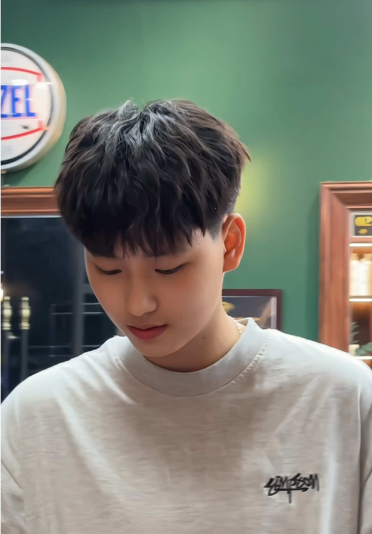 Cách mình tạo Kiểu Layer Texture với bạn Tomboy cực kì cá tính với hiệu ứng Lowtapper fade!!!#timbarbershop #ilovetim #ilovetiktok #đen #đentimbb #zaidepnhatim #traidep #fade #fyp #xuhuong #xu #bienhinh #vairal #haircut #texture #hairstyle #layer 