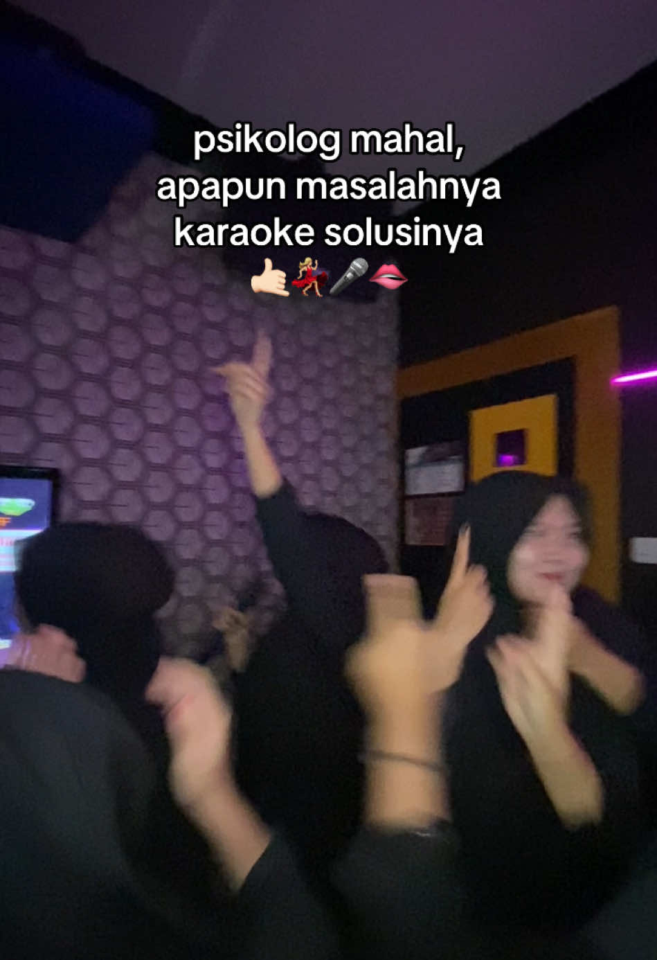 hidup cuma sekali, mari karaoke bareng besti😭🫵🏻 #karaoke #foryou #viral #bestie 