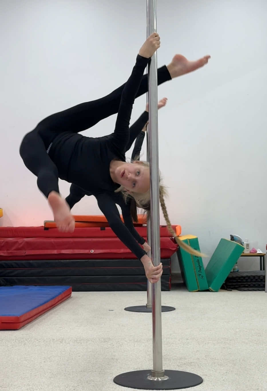 My girls power training #polesport #poledance #fyp #workoutmotivation #gymnastics 