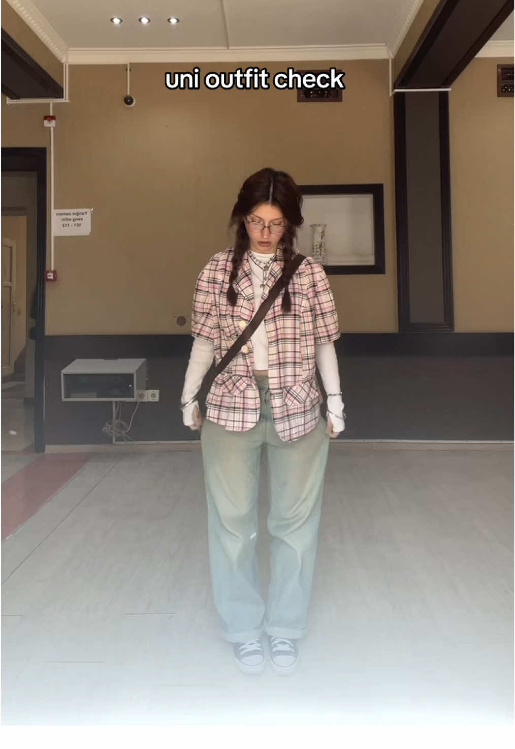 niyə 144p olduğu haqda heç bir fikrim yoxdu #fyp #viral #baku #outfit #outfitcheck #keşfet #tiktok #capcut #fashion #downtown #uni #university #admiu #art #artschool #artist #design #designer #farmgirl #azerbaijan #girl 