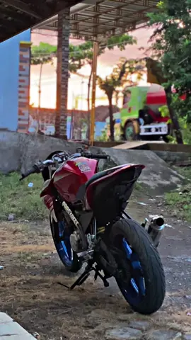 Sinematic sebelum kecelakaan tiba🗿#fyp #vixion #vixionpati #vixionroadrace #vixionganteng #sinematic 