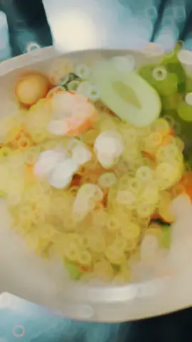 🥢 CƠM CHIÊN TÔM - QUÁN HUY 🥢 Bạn đang tìm một bữa ăn ngon - bổ - giá hợp lý? Hãy đến Quán Huy và thưởng thức ngay món Cơm Chiên Tôm chỉ 35 xu! 🍤 Tôm tươi xào giòn 🥕 Rau, cà rốt đầy màu sắc 🍅 Ăn kèm cà chua, dưa leo, đồ chua thanh mát 🍲 Tặng kèm chén canh nóng đậm đà 👉 Giàu dinh dưỡng, no lâu mà không ngán! Giá siêu “mềm”, chất lượng siêu “xịn” – chỉ có tại Quán Huy! Địa chỉ: 179A Đồng Đen, P.11, Q. Tân Bình 🕒 Giờ mở cửa: 	•	 09h30- 21h30 	 📍 Ghé ngay để cảm nhận vị ngon tròn đầy trong từng hạt cơm!