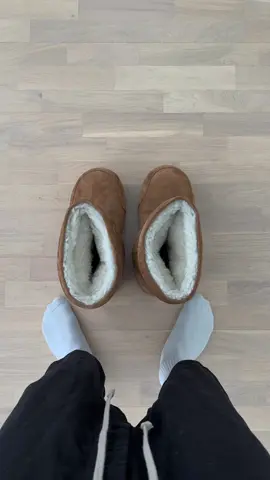 someone take my shoes off me #fashion #fashiontiktok #outfit #outfits #pickups #fitinspo #streetwear #opiumcore #balenciaga #chromehearts #acnestudios #maisonmargiela #strikeboots #shoecollection #archivefashion #underground #osamason #nettspend #destroylonely #playboicarti 