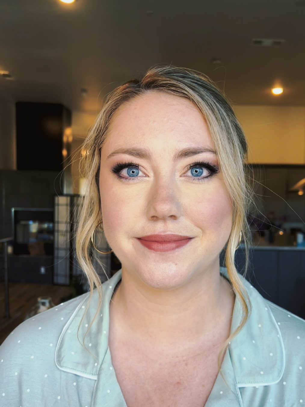Natural glam brides maid babes 💜 #makeup #glam #instaglam #beauty #wedding #style #mua #makeupartist #poshkc #bride #kansascity #makeuplook #makeuplover #makeupaddict #weddingmakeup #weddinginspiration #beautymakeup #beautycommunity #makeupcommunity #glammakeup #glamour #glamourous #softglam #sparkle #beautiful #weddinghair #hairstyles