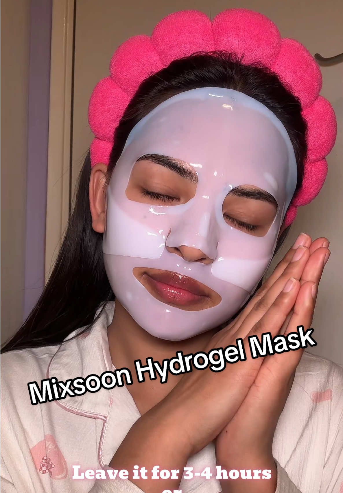 Mask that gives instant glow @mixsoon_official ✨ #oliveyoungglobal #oliveyoung #kbeauty #koreanskincare #mixsoon #mask #trending #fyp #uklife🇬🇧 