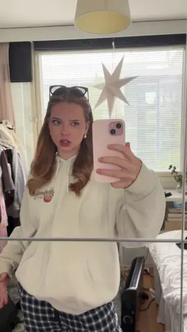 this is a sign to wash my mirror