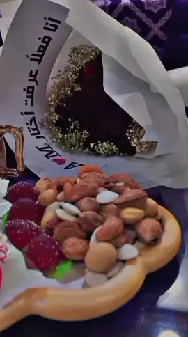 يكفيني من العمر اني حظيت بك يا احن ارزاقي 🫂❤️💍