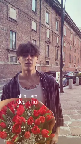 ảnh tặng bông cho tui đó mấy bàa #davidevavala #traidep #traitay #xuhuong #fyp 