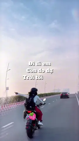Mặt trời thì ở xa… Còn người iu thì ở… đâu???   #biker #bien #vitaminsea #dulich #xuhuong #phượt #vungtau #it #chualanh #cb150r 