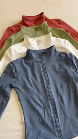 This sporty jacket is seriously the bomb! #jacket #gymjacket #yogajacket #sportswear #comfy #outfits #tiktokshop #tiktokmademebuyit #fyp 
