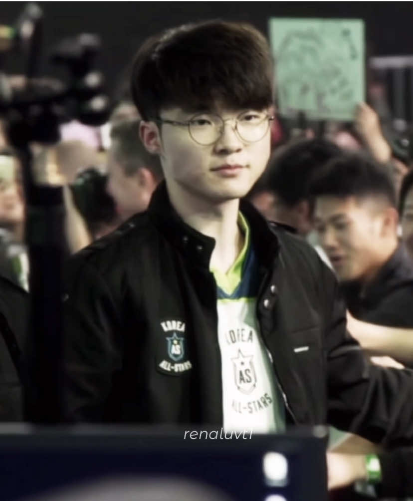 All-Star 2017 là nơi Faker trở lại sau CKTG đầy tiếc nuối. Với phong thái của một huyền thoại, những pha xử lý tinh tế và lối chơi điềm tĩnh, Faker cho cả thế giới thấy: 