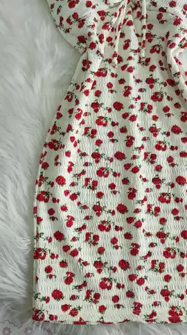 Vestido ombro a ombro florido, com lycra, estilo Gringa florido estampado.  Encontre na Shopee agora, através do id 👉BDJ-PNY-PDQ. #vestido #modafeminina #comprasonline #fouryou 