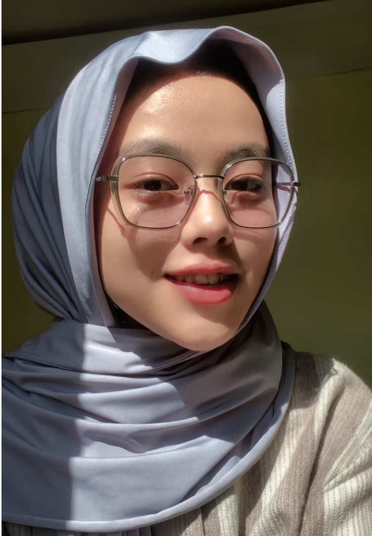 Kacamata frame kotak sedang🤍🤩full plastik dan titanium✅cakep banget guys😍🙈wajah sedang cocok banget nih🤗banyak pilihan warna ,bisa request min/cyl/lensa✅yang mau yuk buruan co di live aku , sekaligus dapetin buy 1 get 1 nya guyss😉🛍️#kacamataphotocromic #kacamatablucromic #kacamatawanita #kacamataterlaris #kacamataminus #kacamataviral #kacamtaantiradiasi #kacamatanormal #kacamatamurah #kacamatakotakviral #fyp #foryou #fyppppppppppppppppppppppp 
