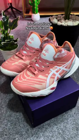 Manis banget kayak kamu 🥵#rekomendasisepatu #sepatukeren #foryou #guncang66 