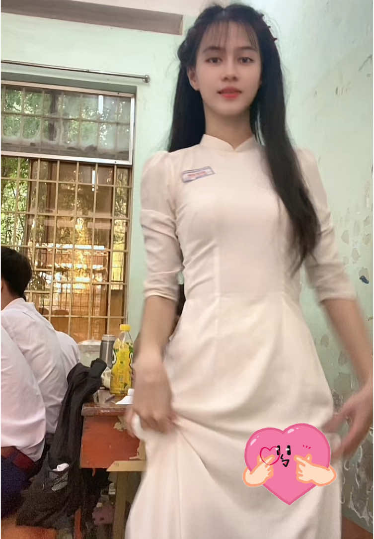 sắp hết được bận áo dài ruii 😭 #2k7 