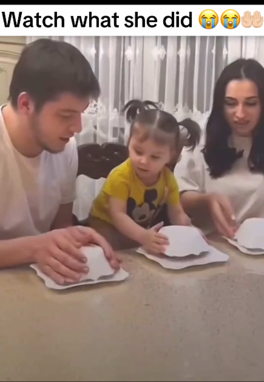 Watch what she did 😭🤲🏻 #muslim #father #daughter #muslimtok 