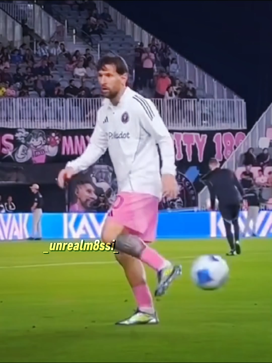mess is just different🐐 #messi #football #foryoupagе #viralvideos #fyp #fypppppppppppppp #footballtiktok #fyppp #for #tik_tok 
