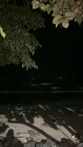 #ombakpantai #pantaisiringpagatan #sunyimalam 