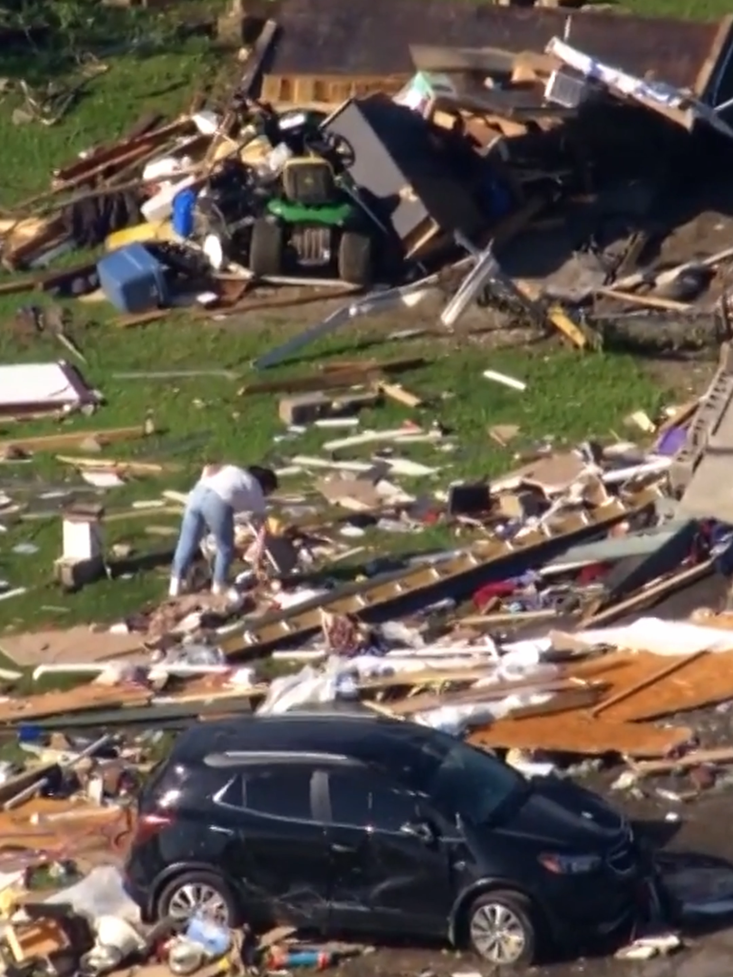 We have a community member that was hit hard by recent tornadoes. Now through memorial day we’re doing everything we can to raise some relief for him and his family. Full podcast out now. #CentralUSTornadoes #Tornadoes #KentuckyTornadoes #OklahomaTornadoes #MidwestTornadoes #CarDetailing #CarChemicals #hyperclean #Carwashing #carcare #DetailingPodcast #PintsandPolishing #CeramicCoating