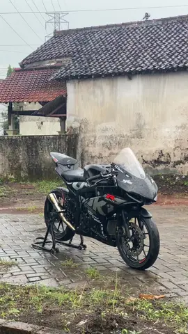 #suzuki #gsxr #gsxr150 #komorodstyle 