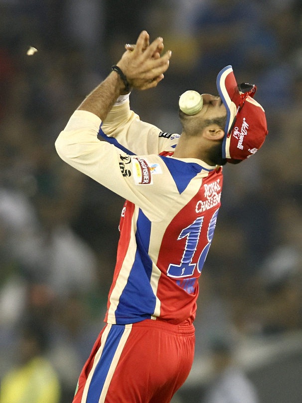 Most Dangerous Catches In Cricket History 😱  . Follow us for more .. . . #fyp #tiktok #cricket #viral #trending #psl #psl2025 