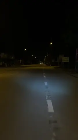 Thích cảm giác chạy xe 1 mình vào ban đêm,tuy cô đơn nhưng tâm hồn được buông thả,một cảm giác thoải mái,trống trải và chút buồn man mác🙂#stt_buồn_tâm_trạng #buon #capcut 