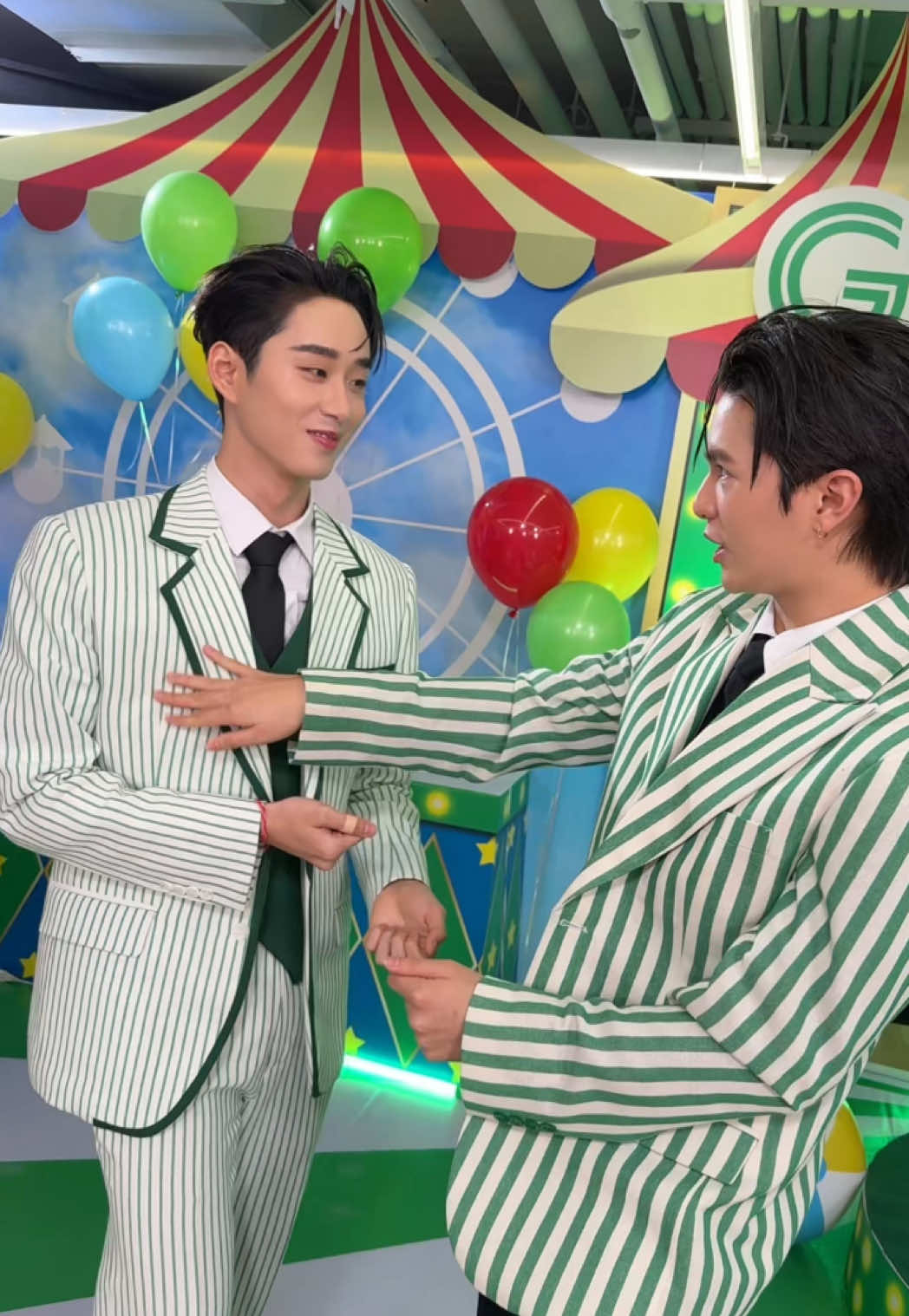อยากขยับเข้าไปใกล้ๆเธอ👀💚 . #GrabFoodลดหั่นครึ่งxWilliamEst #williamest #williamjkp #est_rvp 
