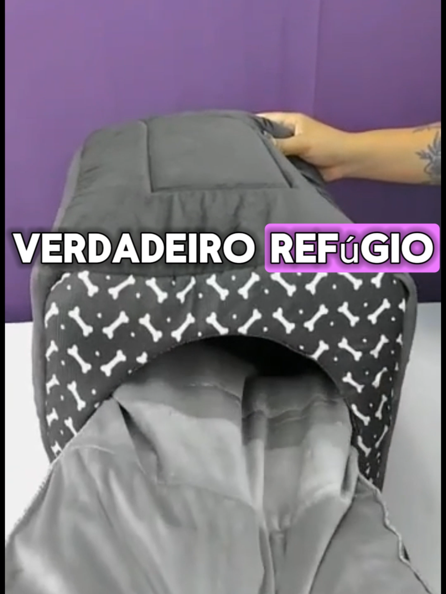 ✨ Conforto, estilo e versatilidade para seu pet! 🐶🐱 Apresentamos a Caminha Pet Toca Iglu 2 em 1: a caminha que vira toca e garante o cantinho dos sonhos para seu cão ou gato! 💖 Com almofada super macia, design moderno e ideal para todas as estações, seu pet vai amar esse mimo! 💤🏠 Transforme o descanso dele em puro aconchego! 😍 📦 Enviamos para todo o Brasil! 🚨 Garanta já antes que acabe! . . . LINK DO PRODUTO NOS STORYS DO INTAGRAM . . . #PetLove #CaminhaPet #TocaPet #PetComfort #GatosFelizes #CachorrosFelizes #CamaPet2em1 #AconchegoPet #PetMimos #PetModerno #PetShopOnline #PetLovers #PetFeliz #DogLovers #CatLovers #PetTrend #PetStyle #DicaPet #PetTikTok #instapet