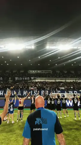 Lanjutan Bri liga 1 2024/25 Persib Bandung akan menjamu Persis Solo pada Hari Sabtu,24 Mei 2025 kick off pukul 16.00 Wib Di Std. Gbla Kota Bandung. Pertandingan yang sangat di nantikan dan akan mencatat sejarah baru bagi sang juara bertahan Persib Bandung, yang akan mengangkat tropy nya di tanah pasundan, Rayakan bobs⭐🏆⚽💙🔥 📽️plahswnd #persibday💙🤘🏻 #briliga1 #fyppppppppppppppppppppppp #brandatiktok #sport #bobotoh #persibjuara🤲💙🐯 #persibbandung #champions #bactobackcahmpion 