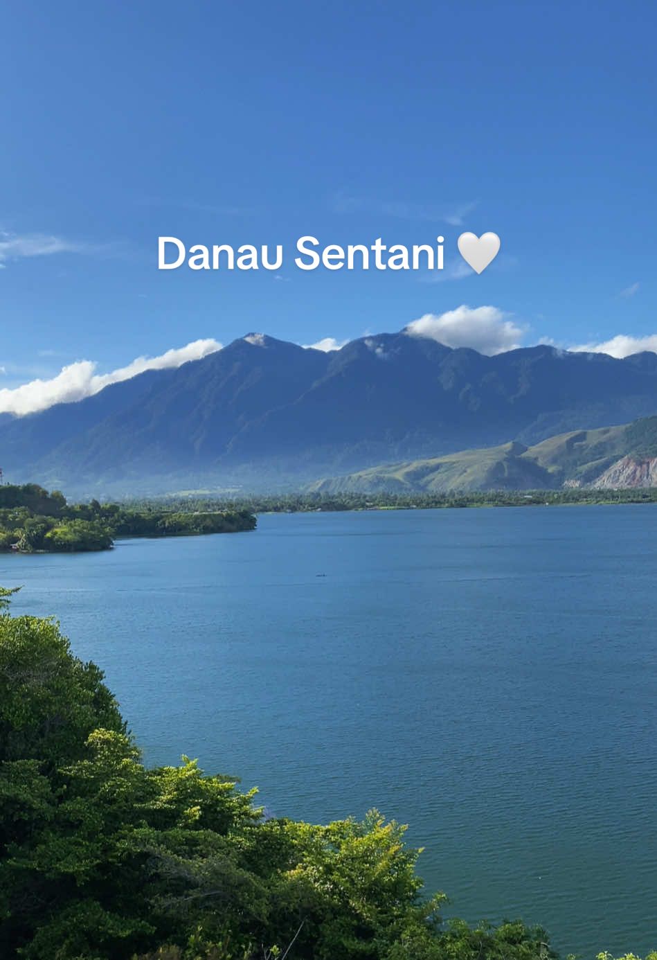 Melamun disini sampe berjam-jam trakan pernah bosan 🤍 #cycloop #danausentani #sentani #jayapura #papua #CapCut #japrax #fypシ゚ #fyp #papuatiktok #papuahits #fyppppppppppppppppppppppp 