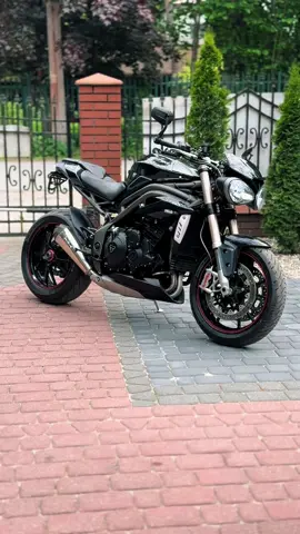 🚀 Triumph Speed Triple 1050 🚀 2015r / 47 tyś km / 29 990 PLN 💵 #triumph #speedtriple #speedtriple1050 #bike #motorcycles 