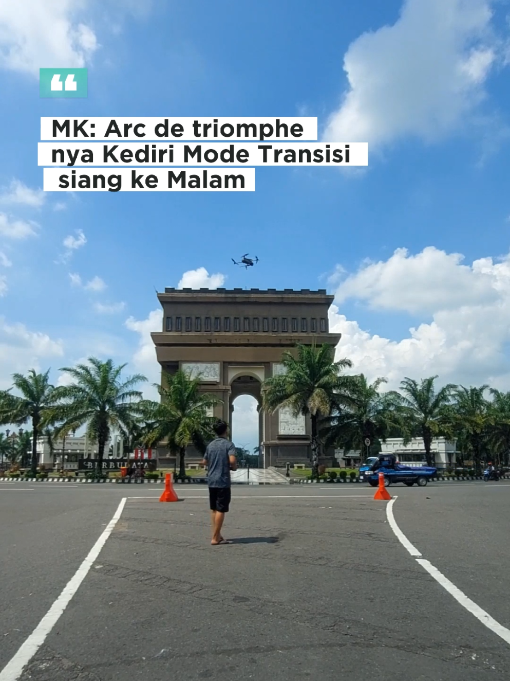 Momen Transisi dari Siang ke Malam Arc De Triomphe nya Kediri✨️ . . . . . 📌: Simpang Lima Gumul, Kediri ⚠️ Mau Repost jangan lupa Tag @dibalikkeseharian  #kediri #kedirikekinian #kedirihitz #dolankediri #mampirkediri #kedirisukasuka #explorekediri #kediriberbudaya #kediri24jam #visitkediri #visitjatim #explorejatim