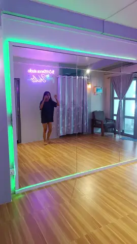 ကိုယ့်studioစောင့်ရင်း ထကထားတာ🤣အမှားတွေနဲ့လည်း တင်ချင်လို့ #BOHdancestudio #yukit #dancer #dancestudio #danceclass #kpop #yangon  #chkchkboomchallenge 