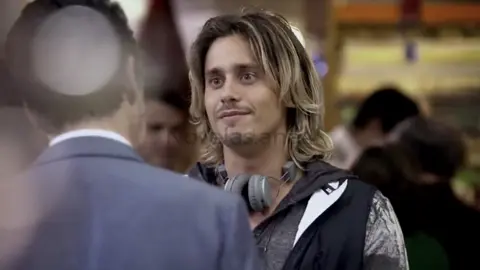 Cap: 22- Novela Salve Jorge 🎠  #salvejorge #salvejorgenovela #novelas #delegadahelo #morenaetheo 