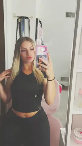 what’s good in the hood #blonde #whitegirl #trend #pretty #blueeyes #facecard 