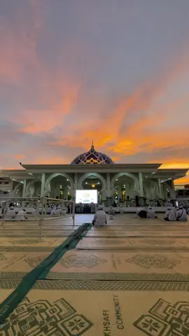 Syahdu Kubah Biru Tak Berpintu #alfitrahkedingding #alkhidmahindonesia 
