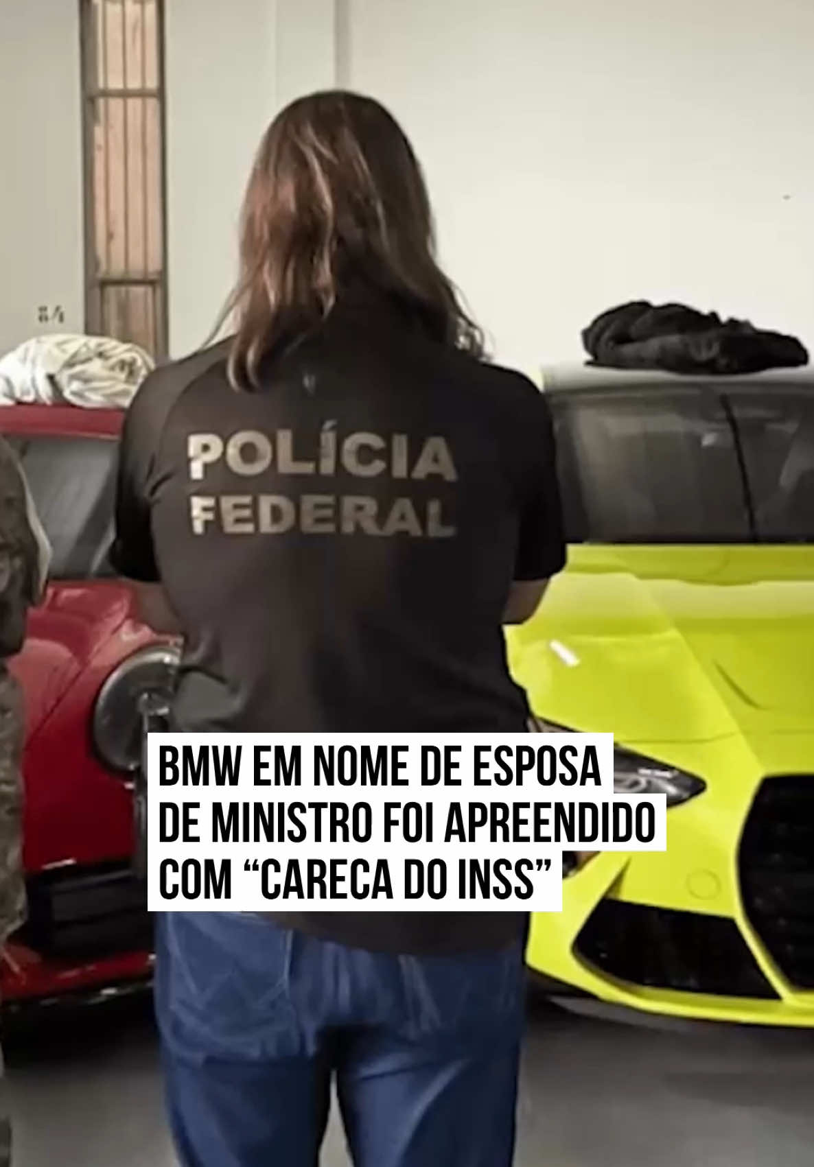Um dos carros de luxo apreendidos pela Polícia Federal (PF) com o lobista Antonio Carlos Camilo Antunes, o “#CarecadoINSS”, durante a megaoperação contra a farra dos descontos indevidos sobre aposentados do Instituto Nacional do Seguro Social (#INSS), no fim de abril, estava registrado no nome da esposa do ministro Jhonatan de Jesus, do Tribunal de Contas da União (#TCU). ➡️ Veja mais detalhes com a repórter Amanda Barradas. #TikTokNotícias 📹 Metrópoles 