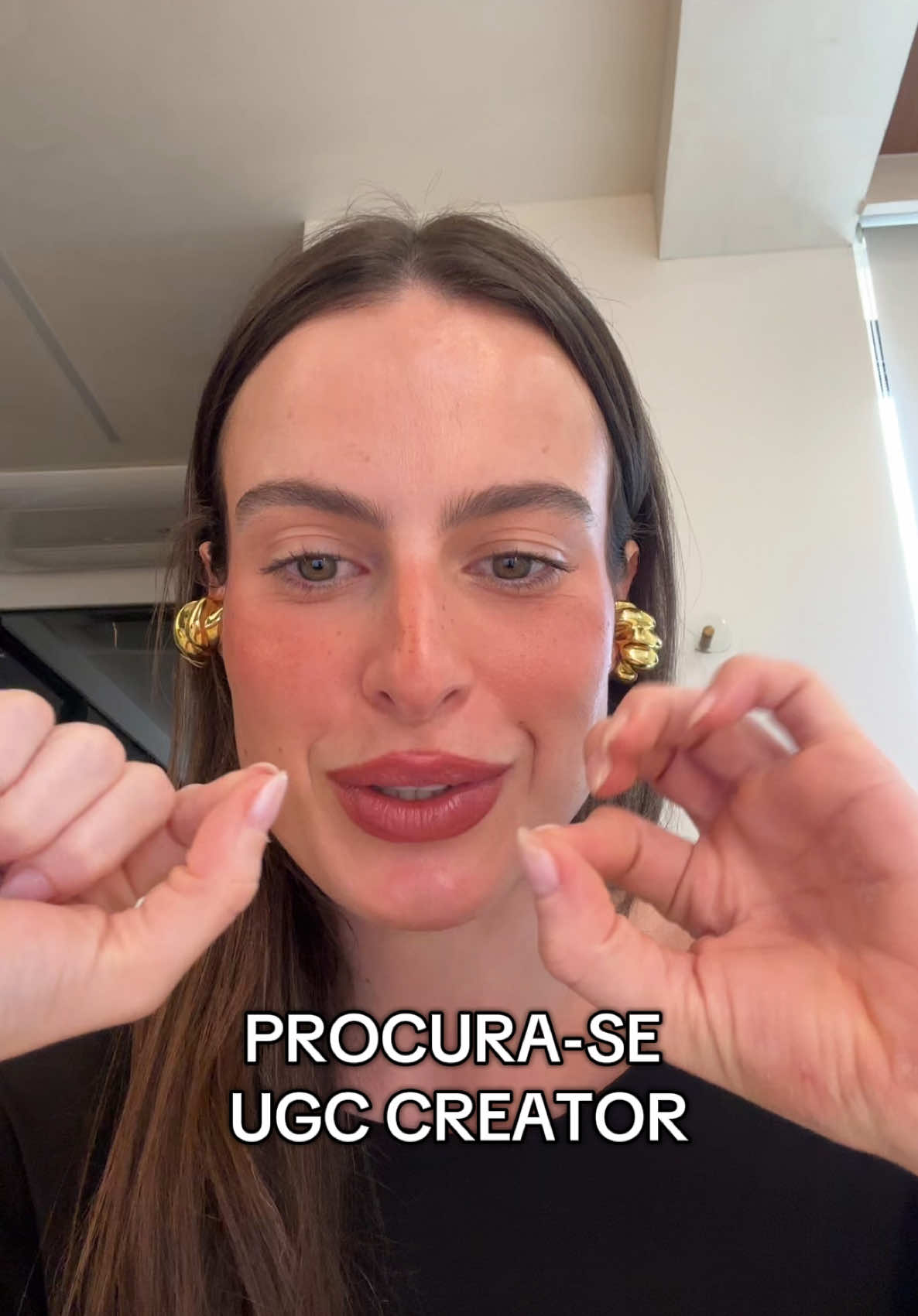 UGC CREATORS, precisamos de vocês! #ugc #ugccreator #criadoresdeconteudo #criadordeconteudo #creator #producao #producaodeconteudo #tiktok #camera #video #procura #semijoias #acessorios #dicadeconteudo #lojaonline #ecommerce #argolas