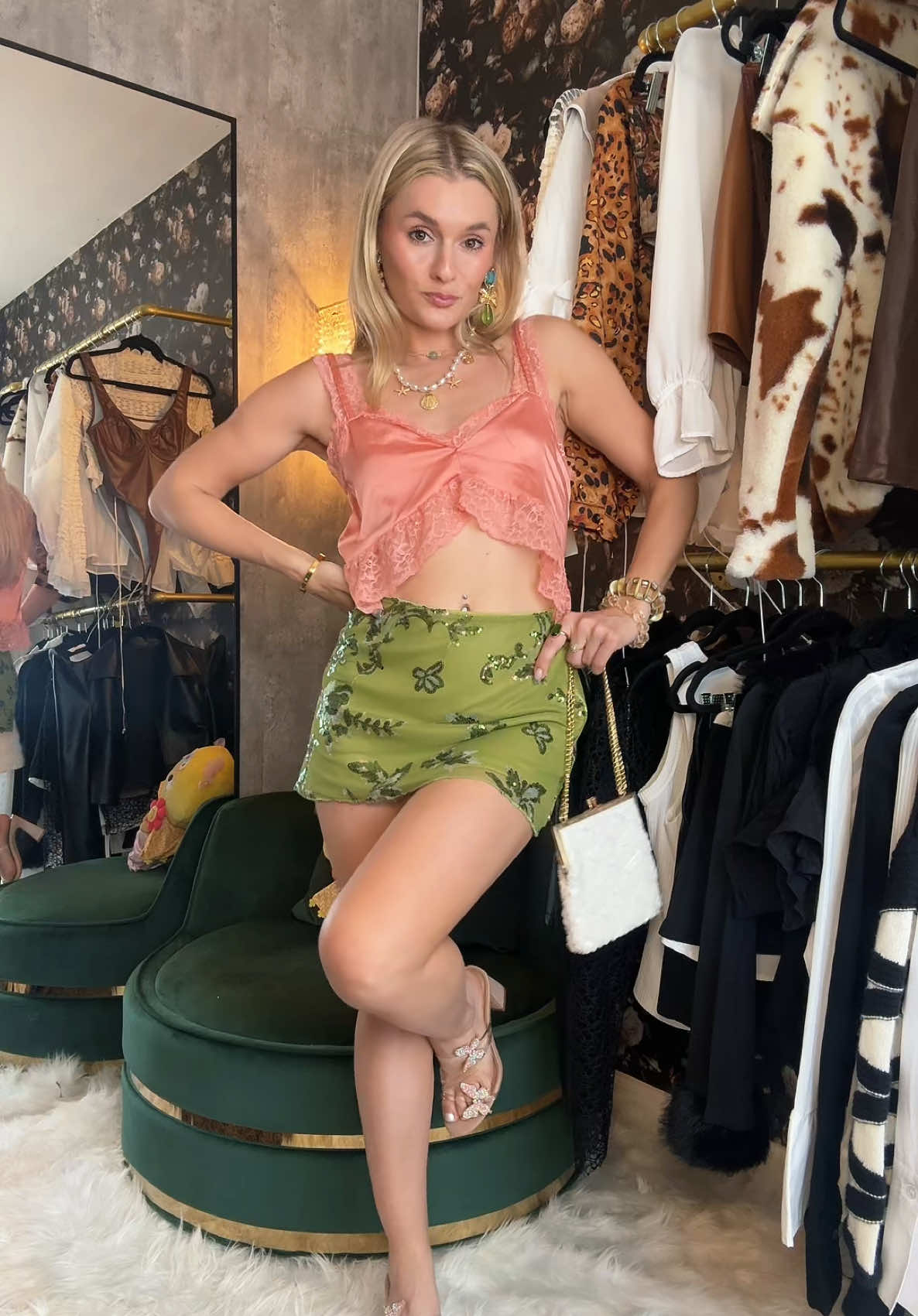 Daily Dose Of Dopamine Dressing ✨#howtostyleoutfits #maximalist #maximaliststyle #maximalistfashion #personalstylist #wardrobestylist #funfashion #carriebradshaw #dopaminedressing #creativefashion #passyourwavytalk 