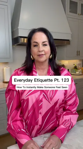Everyday Etiquette Pt. 123: How to make anyone you talk to feel seen! #everydayetiquette #etiquette #conversation #manners #talking #dinnerparty 