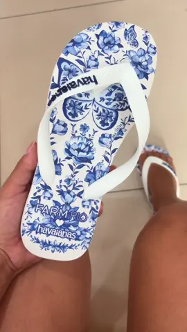 Havaianas FARM Jardim de porcelana  🦋 Correia mais grossa , solado com essa estampa linda de borboletas !  #viraliza #viral #contagem #brasil 