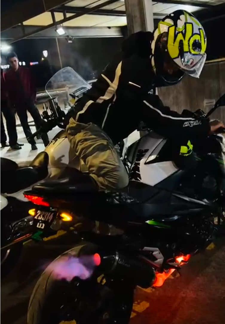 #viral #photagraphy #photographyeveryday #bestlife #lavieestbelle #piaggiovespa #tunisia  #zarzis #mareth📍🇹🇳🇹🇳🇹🇳🇹🇳🇹🇳#moto#ride#motorcycle#bike#nature#photography#desert#tiktok #supermotonation  #motocross  #enduro #ktm #sand#amazing #bike#2stroke#shooting #landscapingphotography #dirtbike