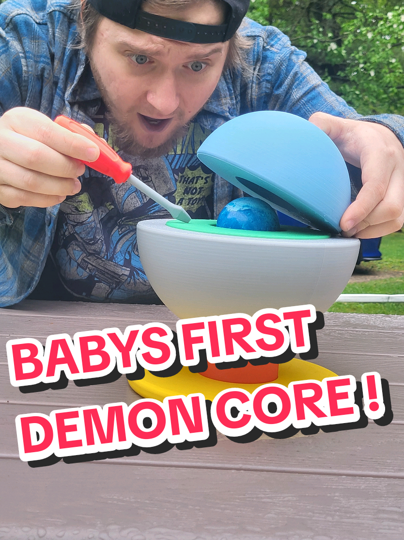 Baby's first demon core ? A great way to store you giant jawbreaker candy... Printed in @OVERTURE 3D filament to make the build really pop ! #toy #cursed #3dprinting #3dprint #demoncore 