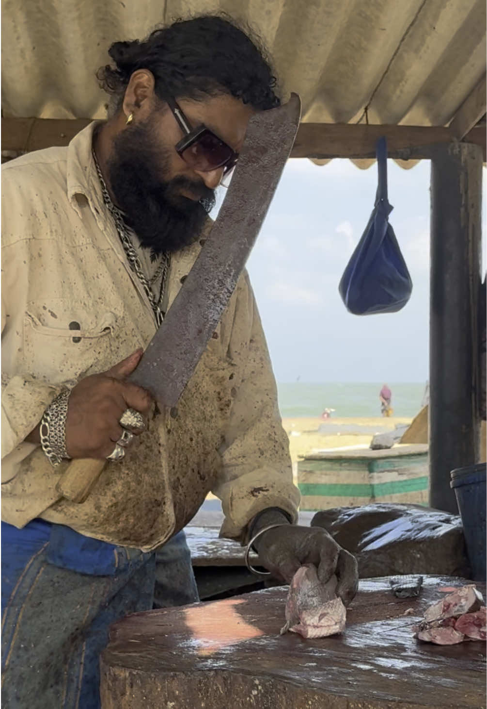Wow!! Best fish slice skills 🇱🇰🐠 #shots #fishcutting_skills #shortvideo #shortsfeedvideo #viral #fyp 