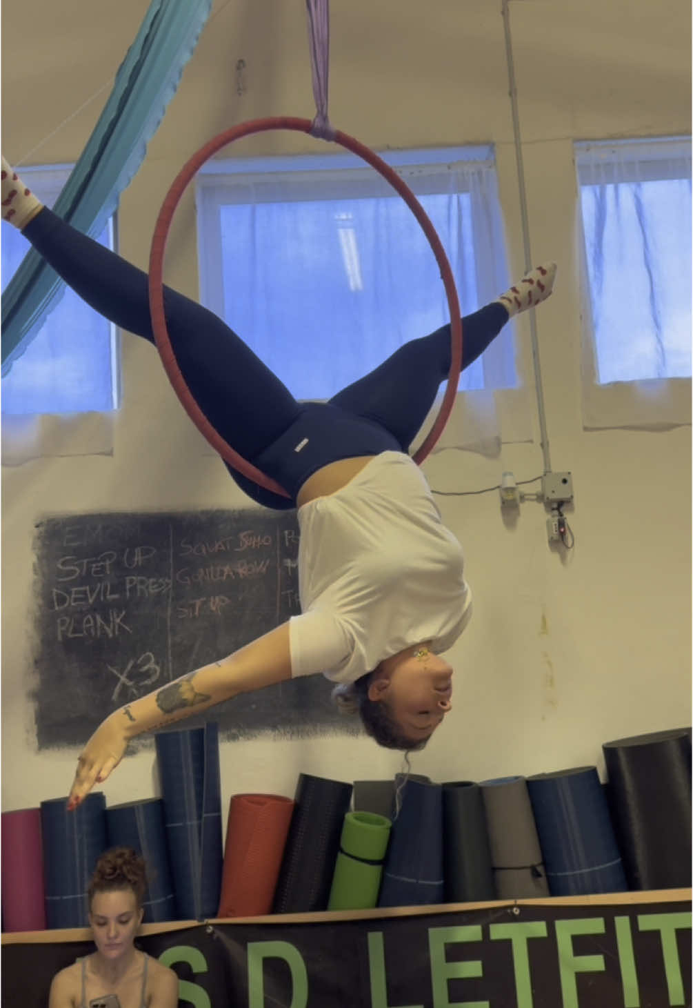 First Reaction: Shock  • #pv #perte #tren #danza #aerea #aerial #aerialhoop #aerialist #tok #fgm #fgm04 #gym #GymTok #gymgirlsoftiktok 