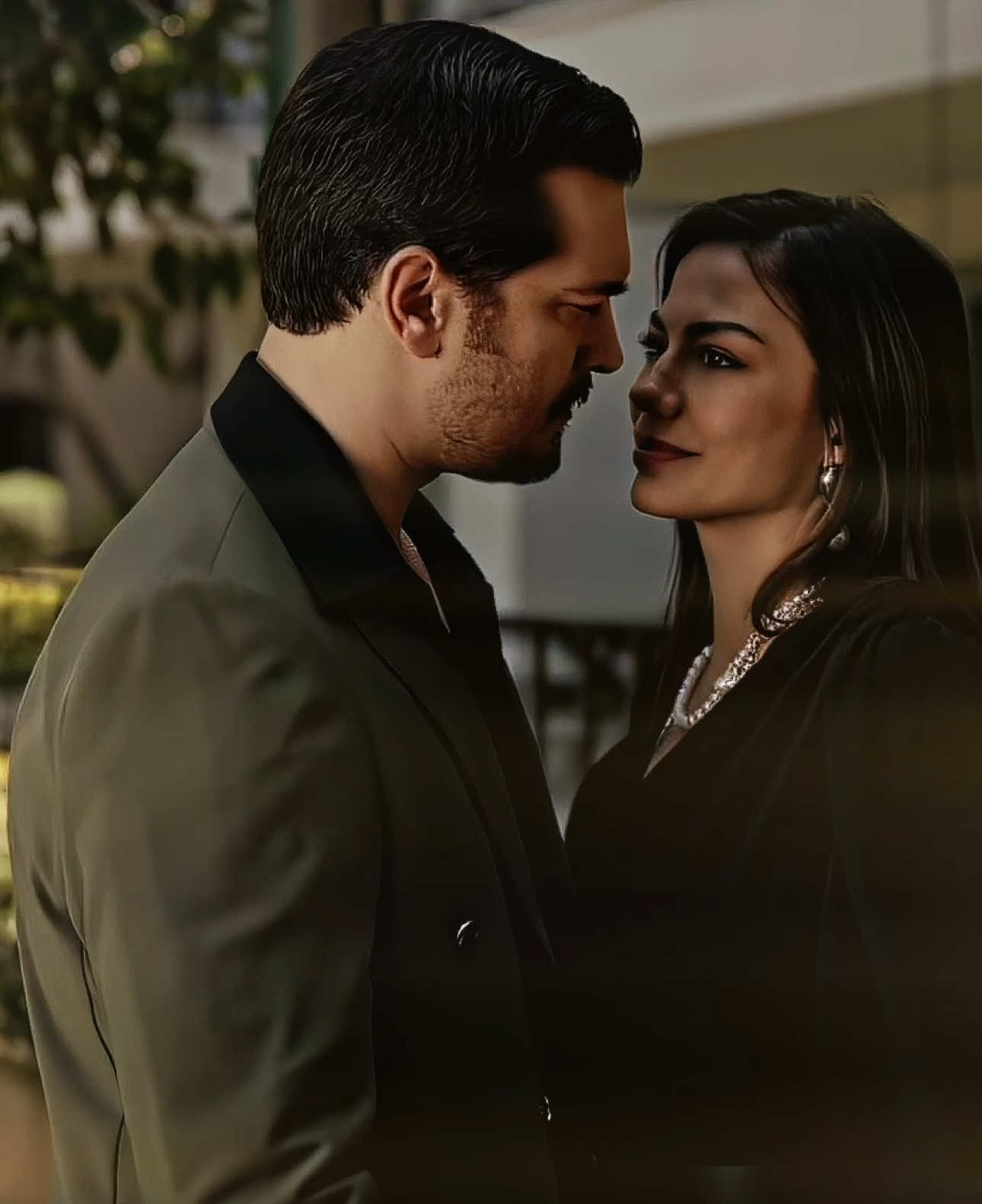aşk. #esrefruya #demetozdemir #cagatayulusoy 