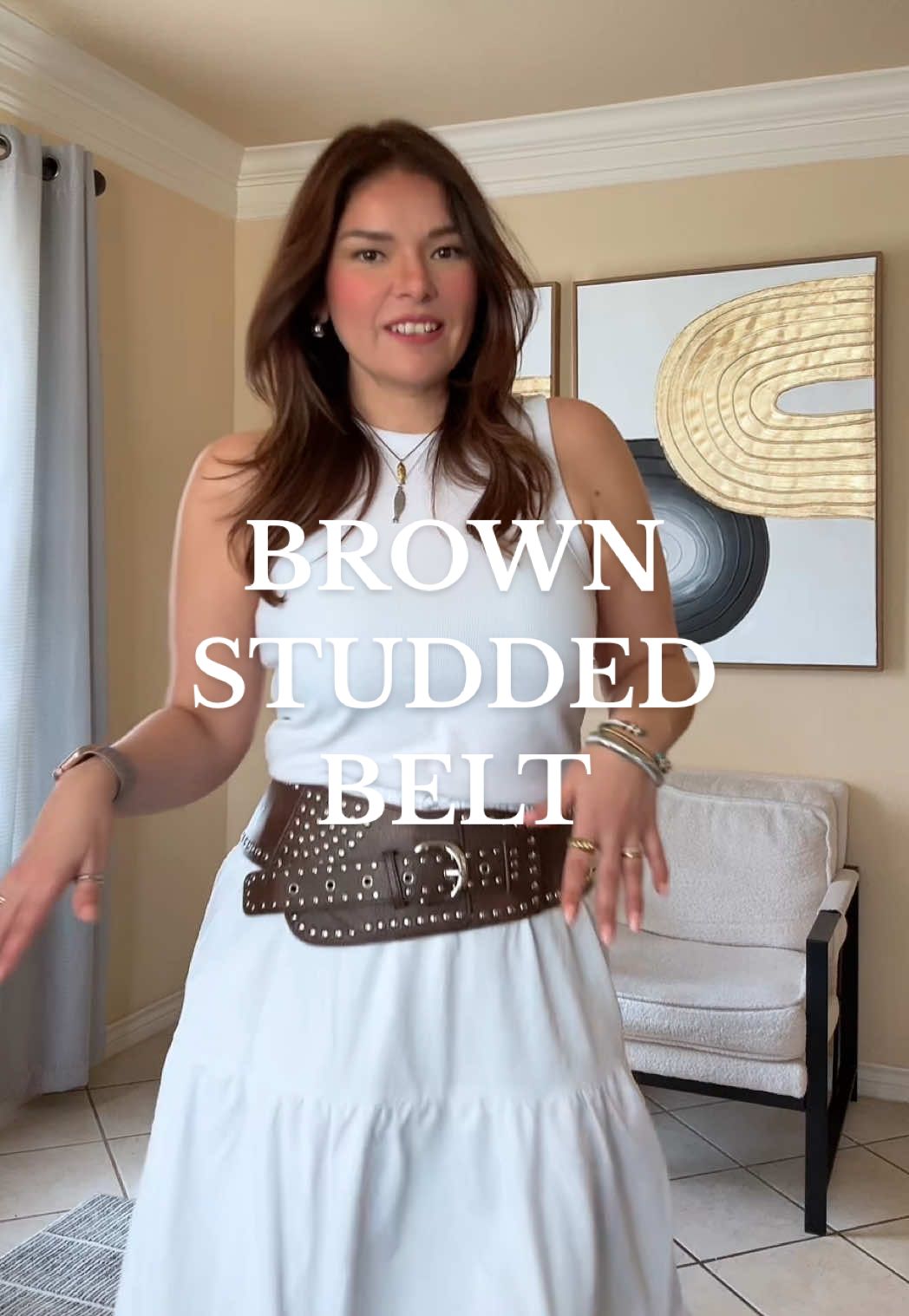 #statementpiece #studdedbelt #2outfits #howtostyleoutfits #momfashion #allwhiteoutfit #ltk 