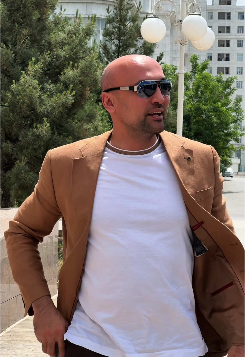 “Про @turkmenhypeproduction @turkmenhype много говорят, но истина открывается внутри. Меня здесь встретили с уважением, доверием и теплом. Это не просто маркетинговая компания — это команда, которая верит в людей и даёт им шанс расти.”