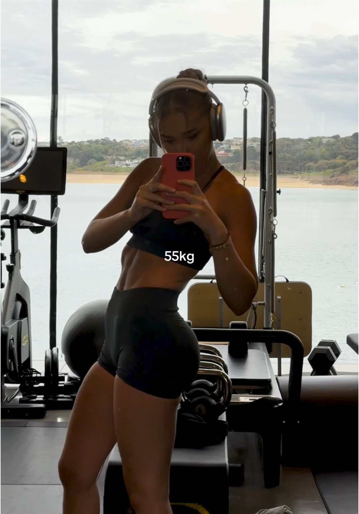 trust the bulk✨🖤 #girlswholift #gymtransformation #weightgain #fyp #glutegains #gymprogress 