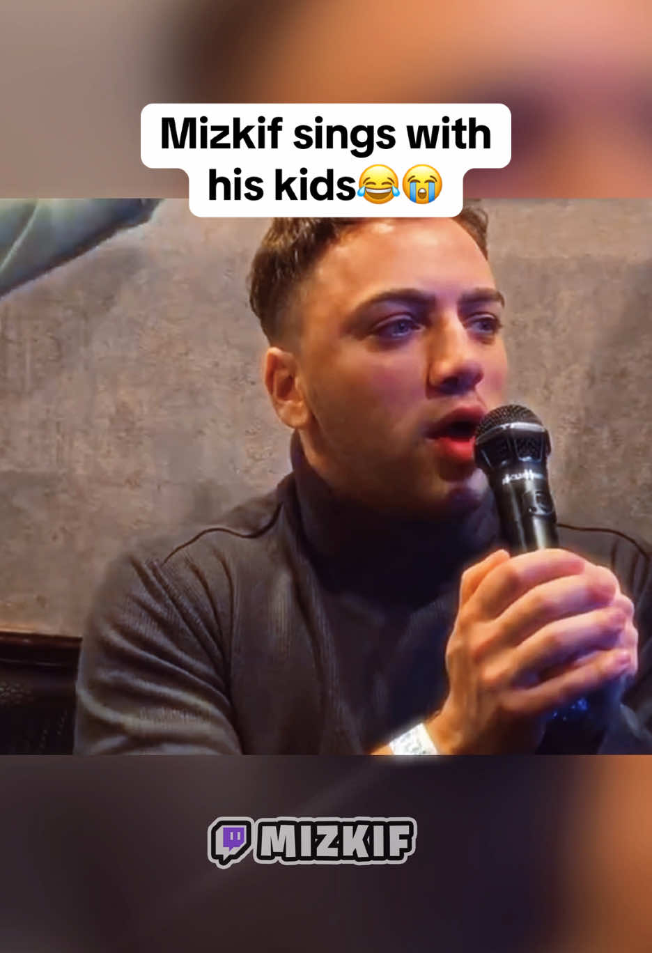 Mizkif sings with his kids😂😭 #mizkif #mizkifclips #mizkiftwitch #mizkifdaily #twitch #twitchstreamer #twitchclips #twitchmoments #streamers 